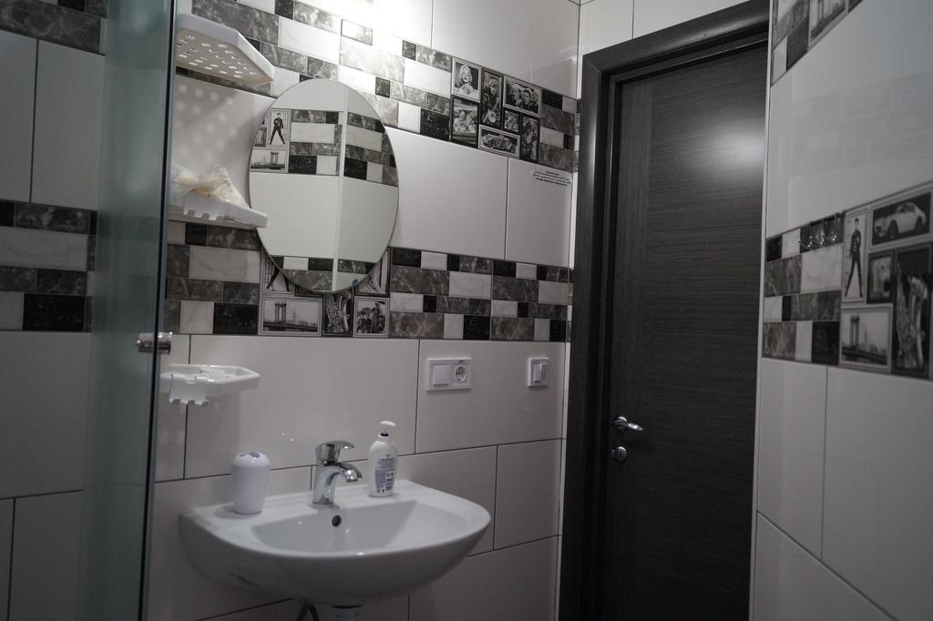 Skyhome Mini-Hotel Kyiv Exterior photo