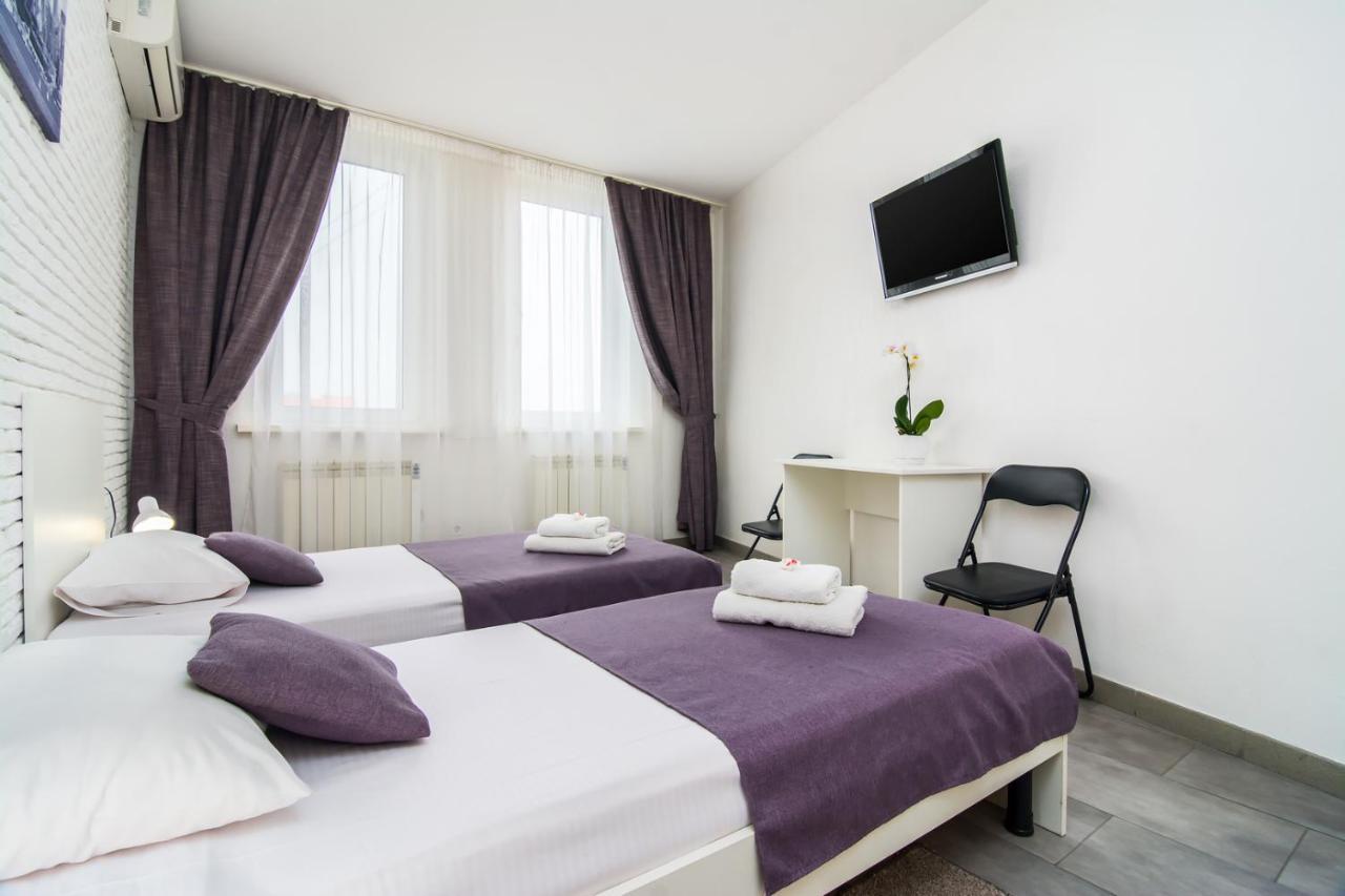 Skyhome Mini-Hotel Kyiv Exterior photo