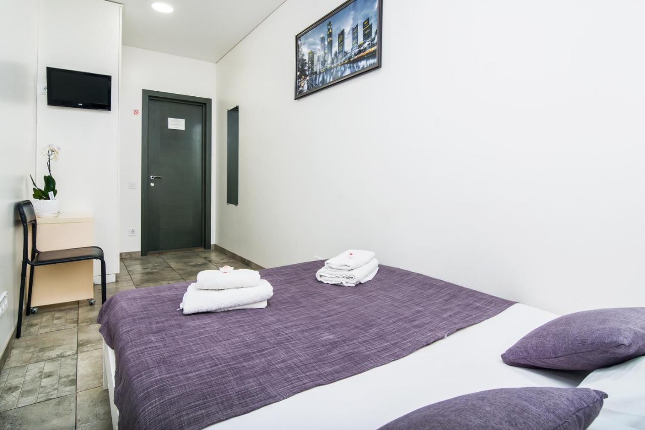 Skyhome Mini-Hotel Kyiv Exterior photo