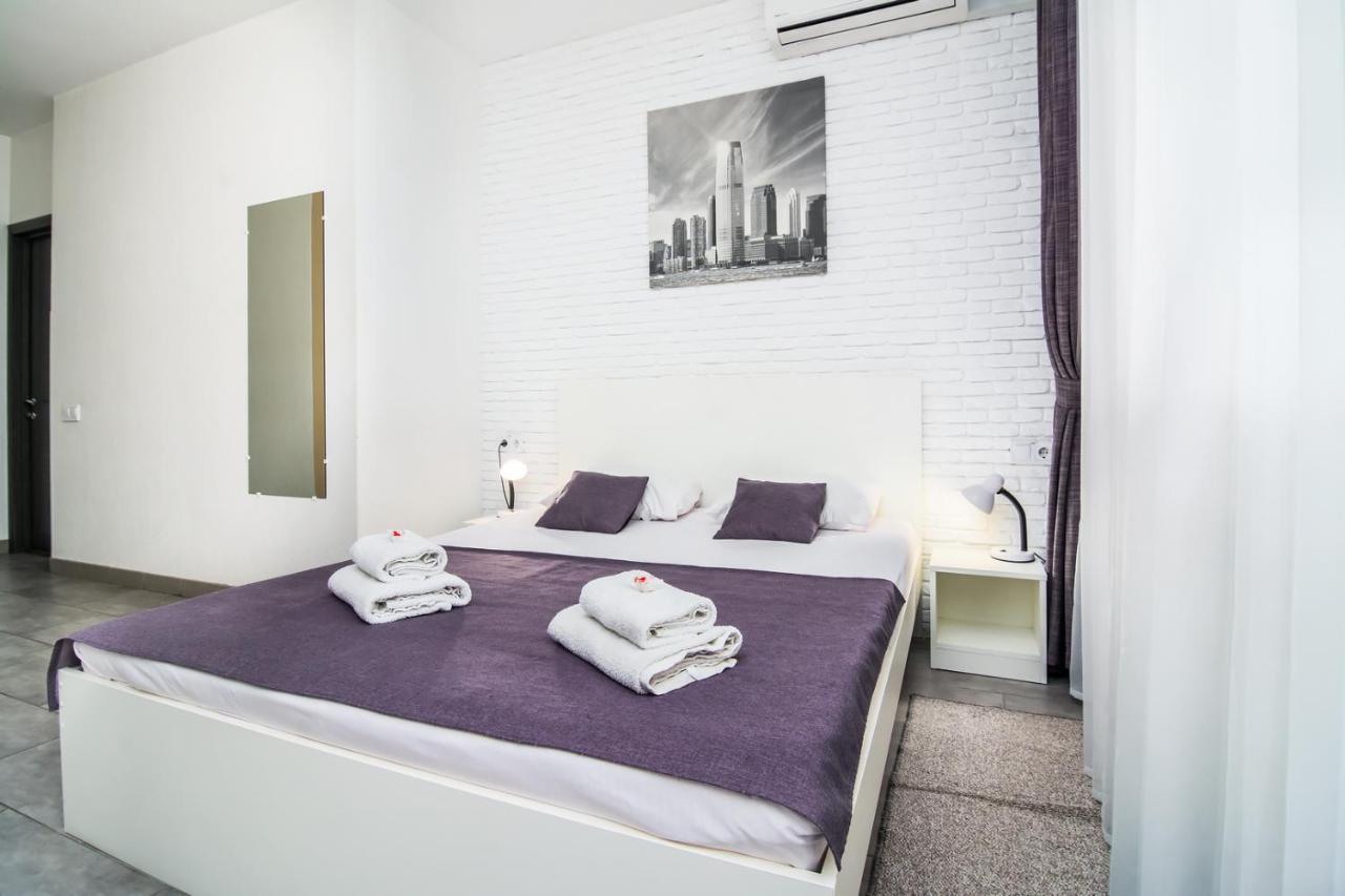 Skyhome Mini-Hotel Kyiv Exterior photo