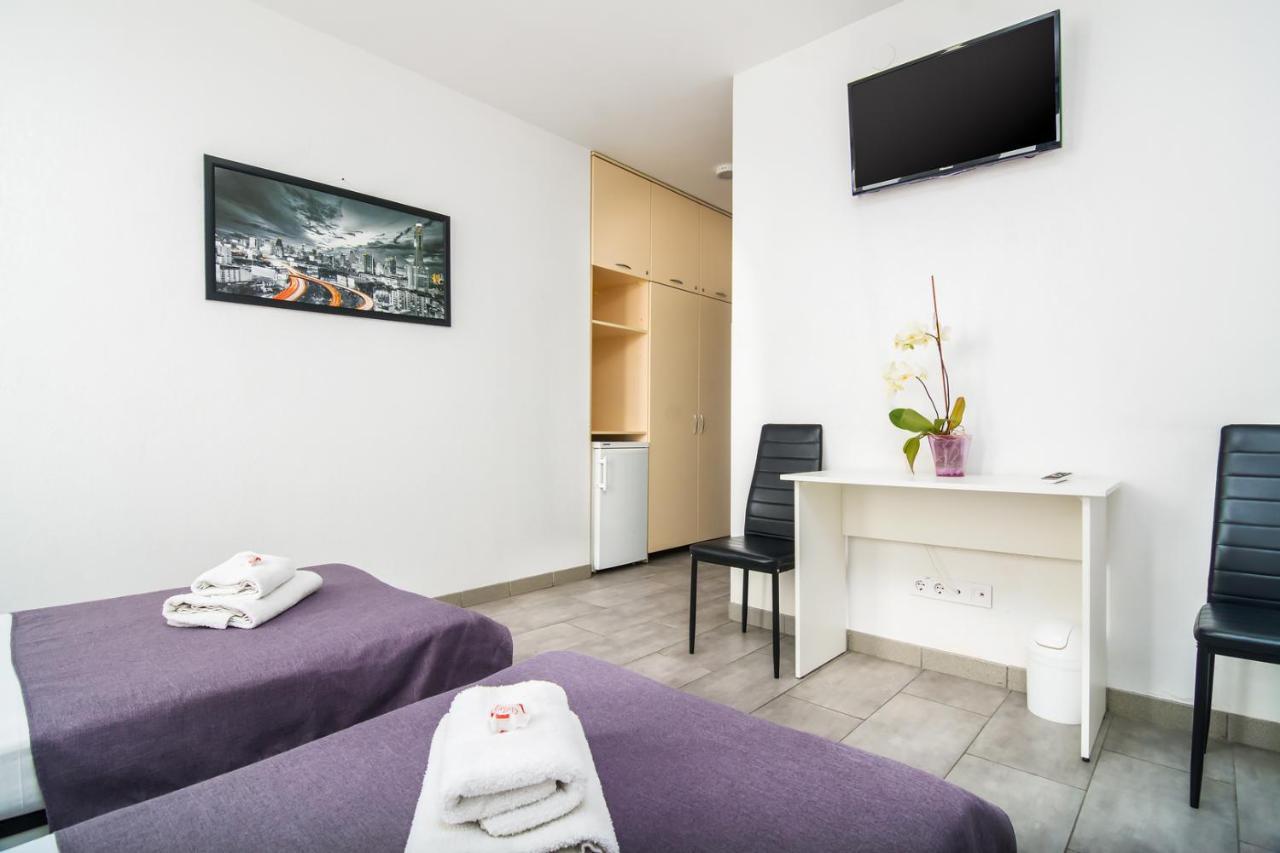 Skyhome Mini-Hotel Kyiv Exterior photo